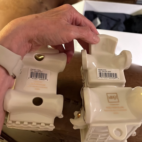 Mikasa Holiday Elegance 3 Piece Train Set - Picture 15 of 16